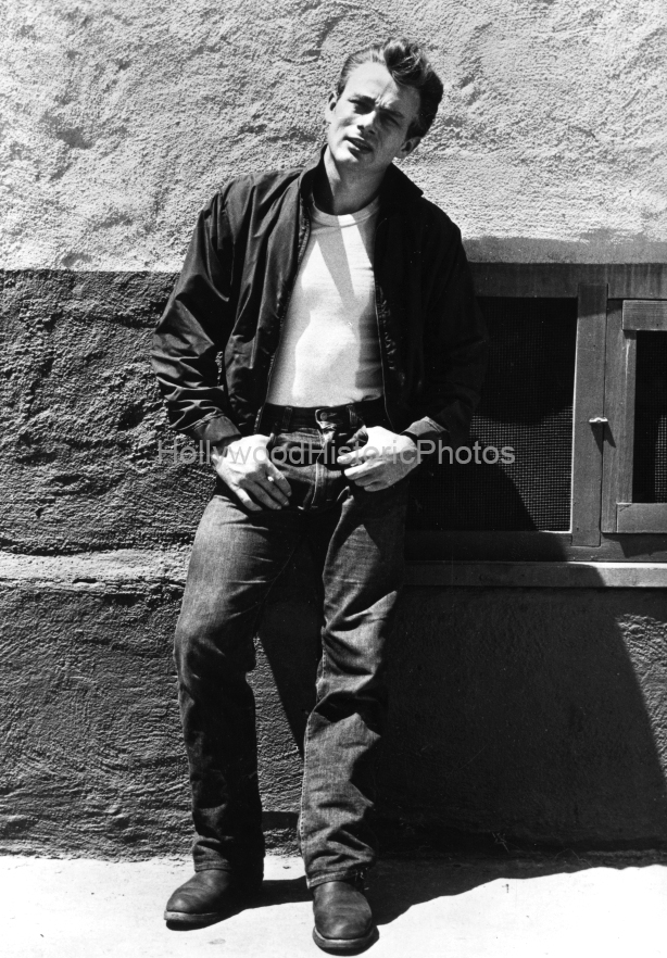 James Dean 1955 1 Rebel Without A Cause publicity photo wm.jpg